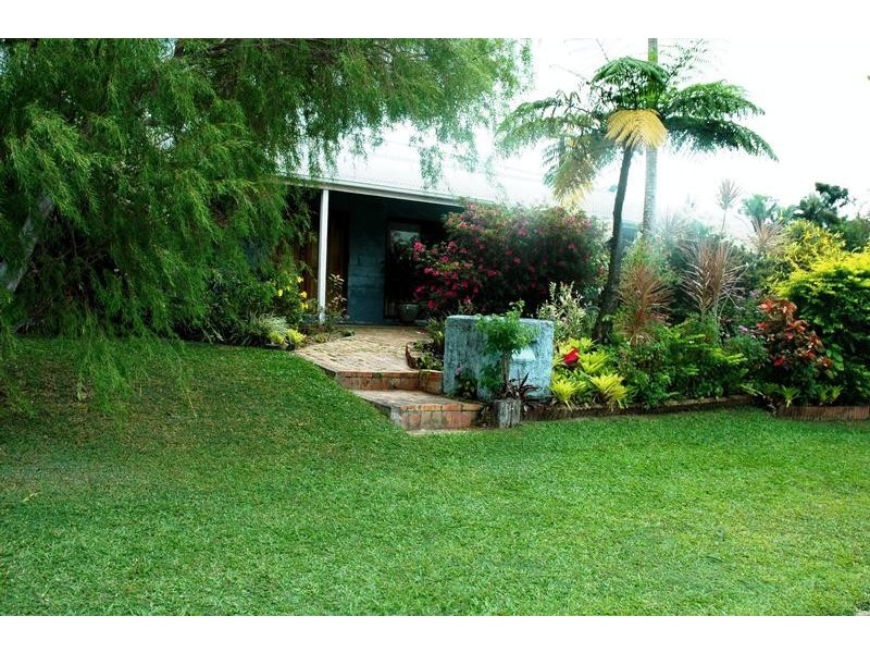 2 Escape Close, Clifton Beach QLD 4879