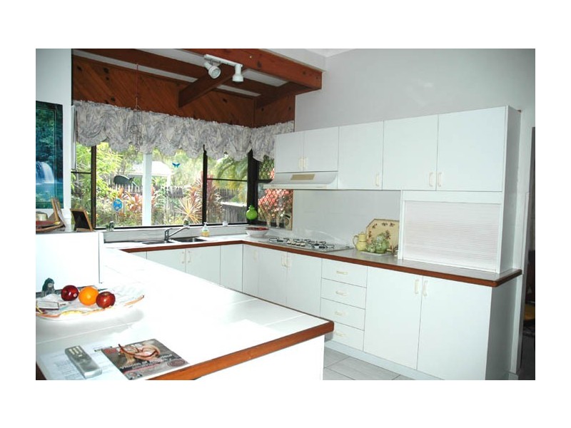 2 Escape Close, Clifton Beach QLD 4879