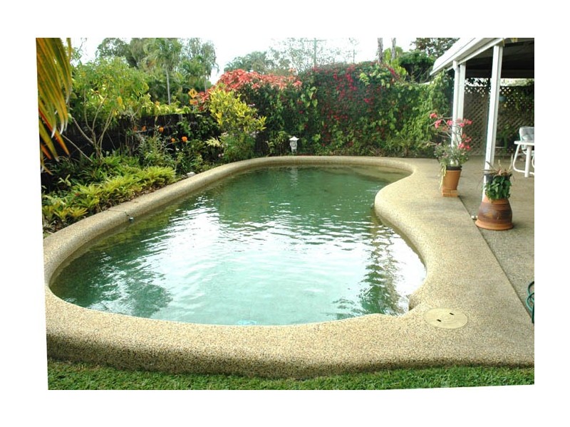 2 Escape Close, Clifton Beach QLD 4879