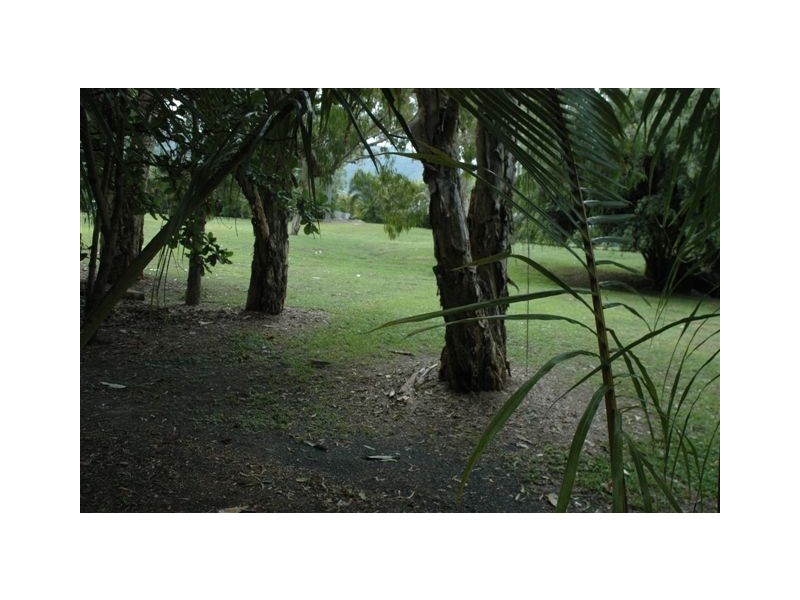 21 Hope Street, Clifton Beach QLD 4879