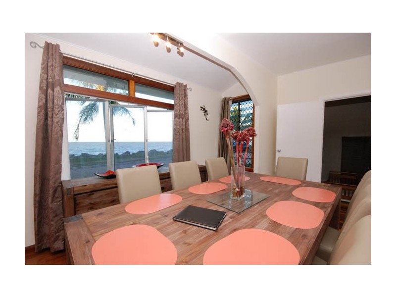 143 O’Shea Esplanade, Machans Beach QLD 4878