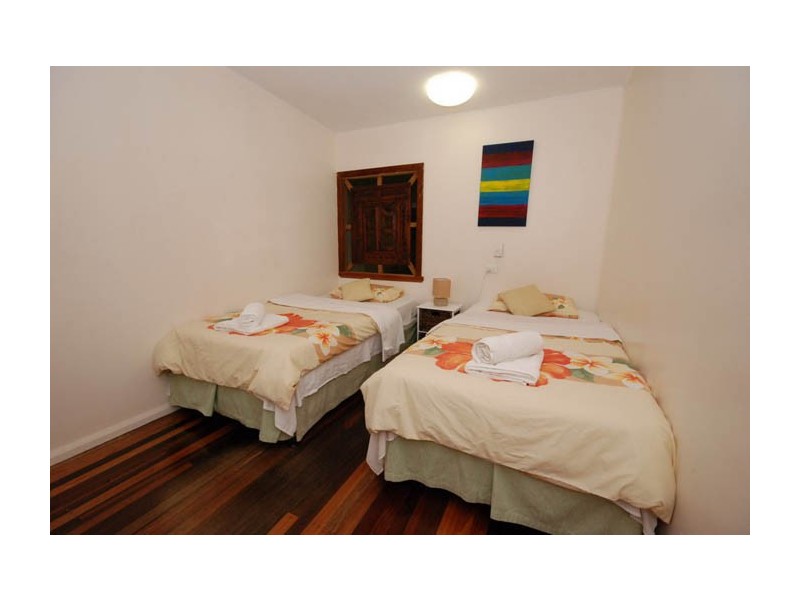143 O’Shea Esplanade, Machans Beach QLD 4878
