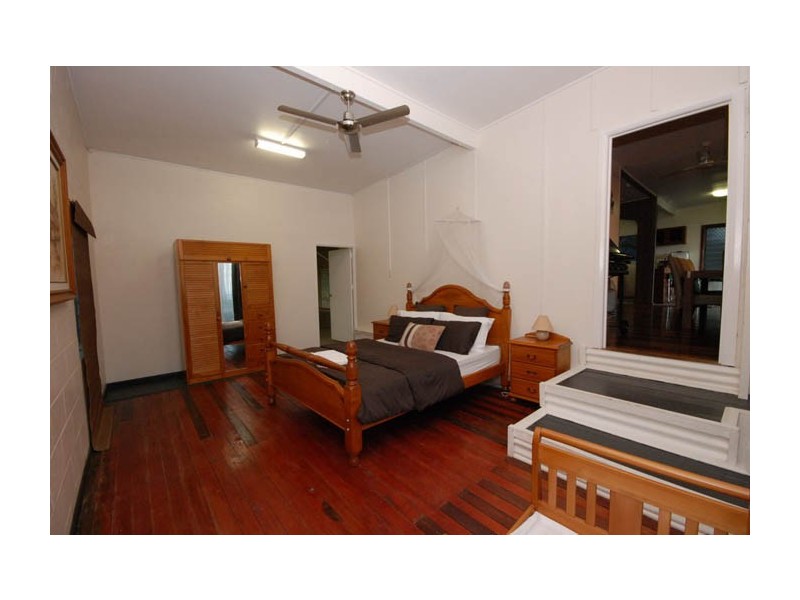 143 O’Shea Esplanade, Machans Beach QLD 4878