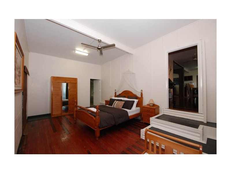 143 O’Shea Esplanade, Machans Beach QLD 4878