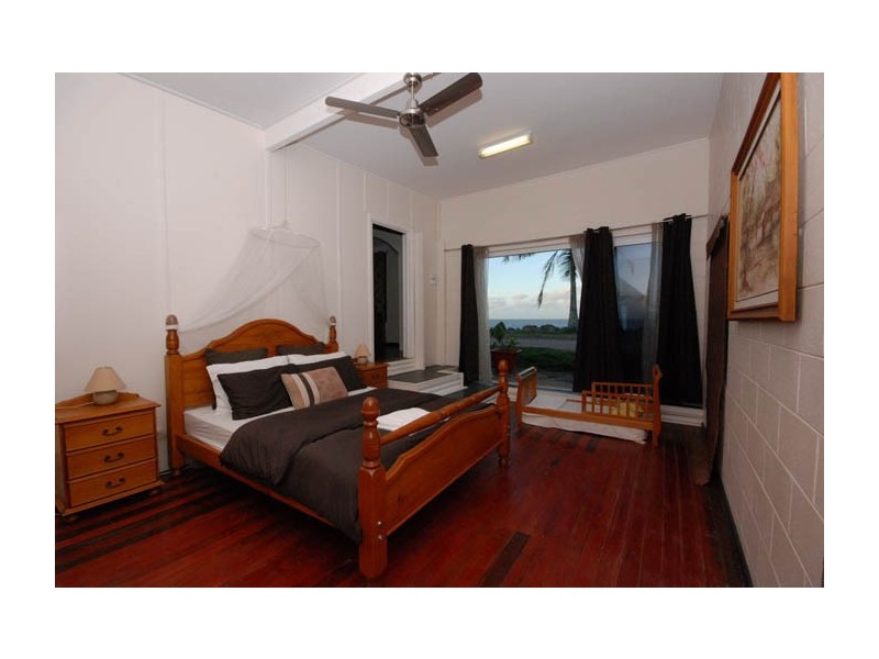143 O’Shea Esplanade, Machans Beach QLD 4878