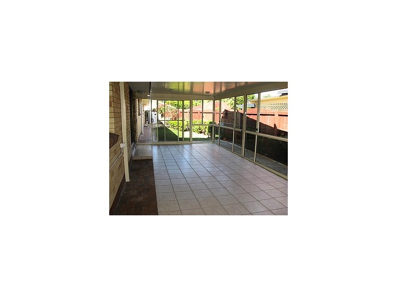 4 Carolina Close, Elanora QLD 4221