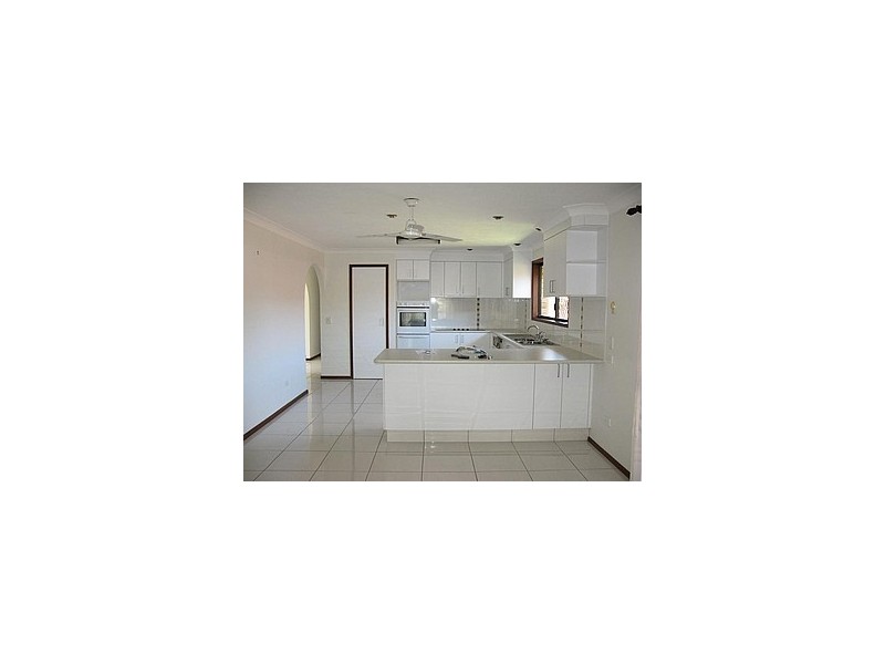 4 Carolina Close, Elanora QLD 4221