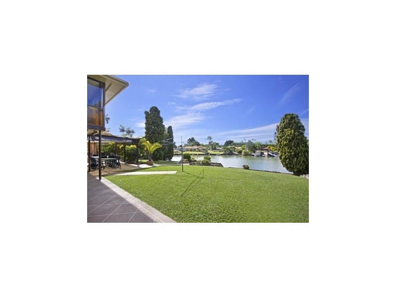 8 Headsail Court, Currumbin Waters QLD 4223