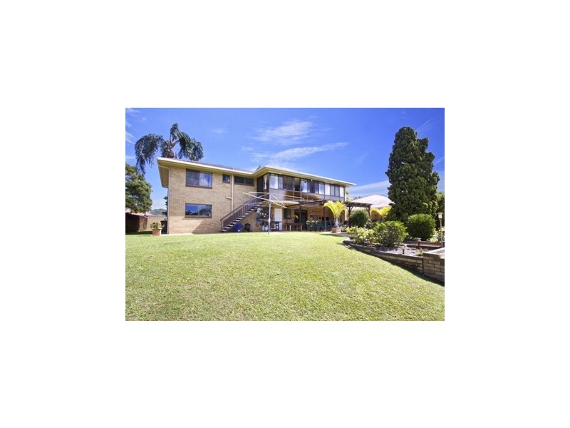 8 Headsail Court, Currumbin Waters QLD 4223