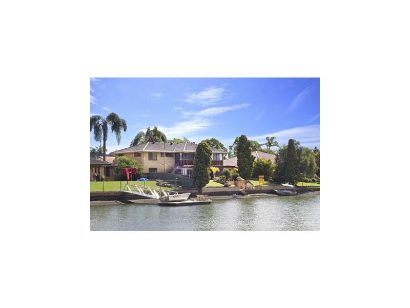 8 Headsail Court, Currumbin Waters QLD 4223