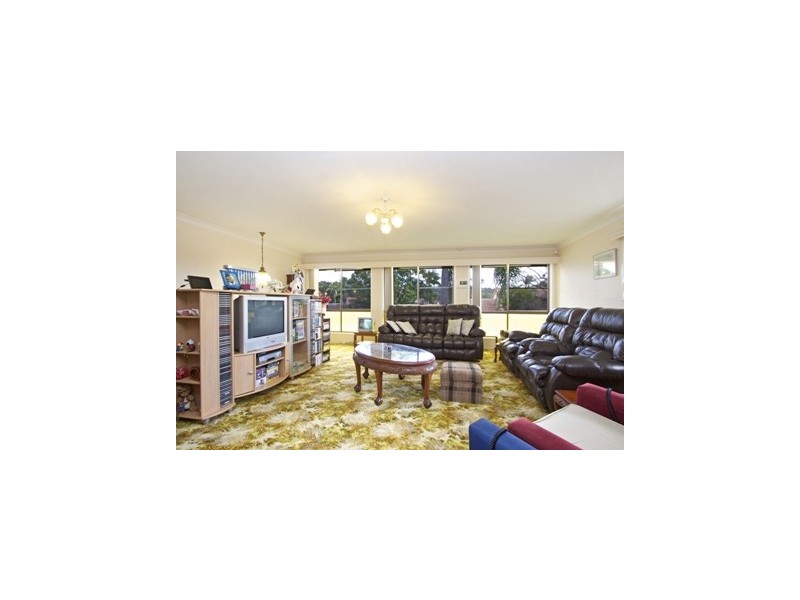 8 Headsail Court, Currumbin Waters QLD 4223