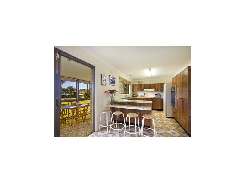 8 Headsail Court, Currumbin Waters QLD 4223