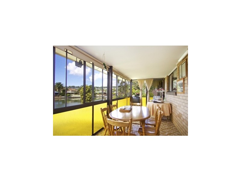 8 Headsail Court, Currumbin Waters QLD 4223