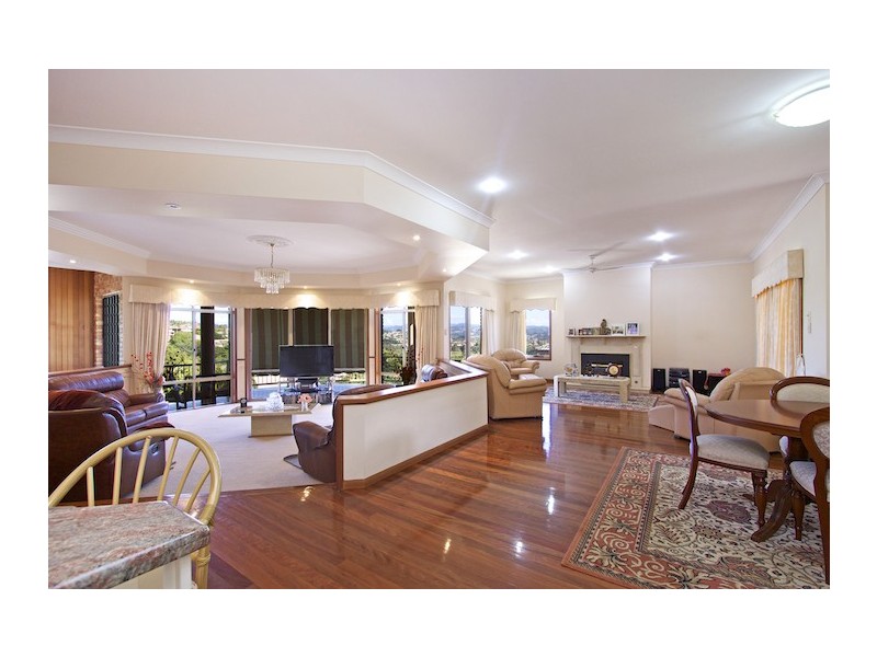 2 St Andrews Way, Banora Point NSW 2486