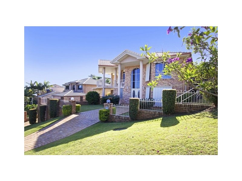 2 St Andrews Way, Banora Point NSW 2486