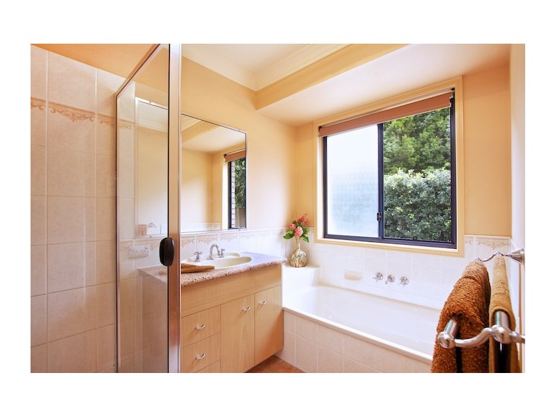2 Medoc Place, Tweed Heads South NSW 2486