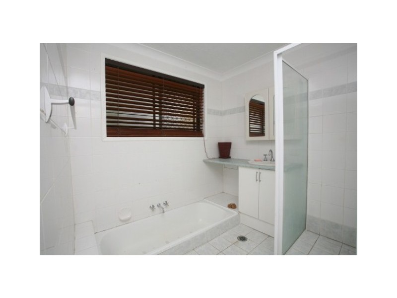 4 The Lakes Drive, Tweed Heads West NSW 2485