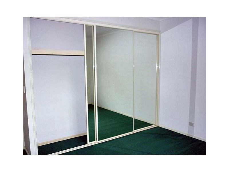 Clear Island Waters QLD 4226