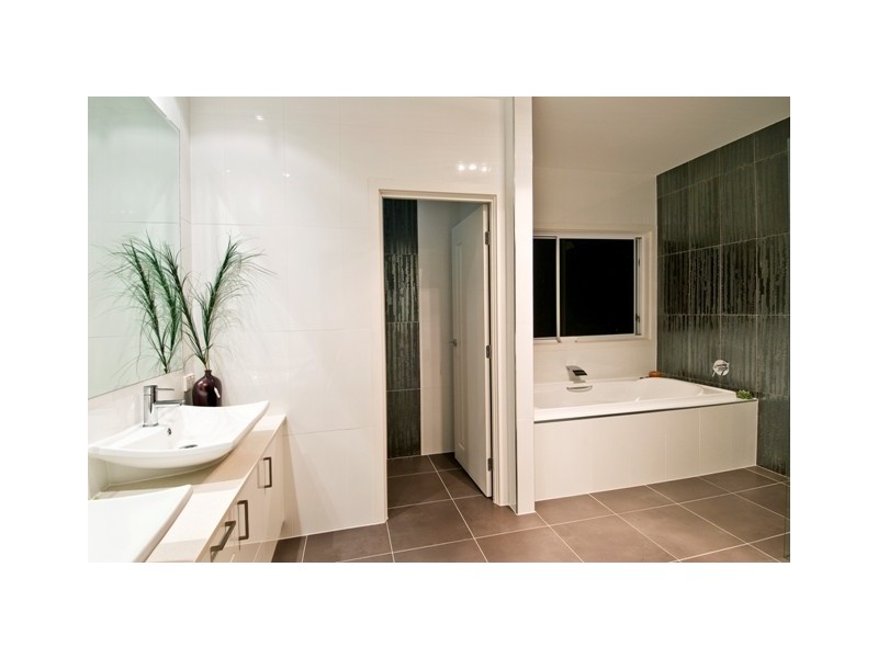 Broadbeach Waters QLD 4218