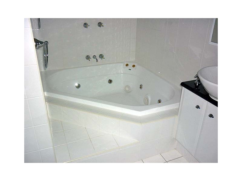 Highland Park QLD 4211