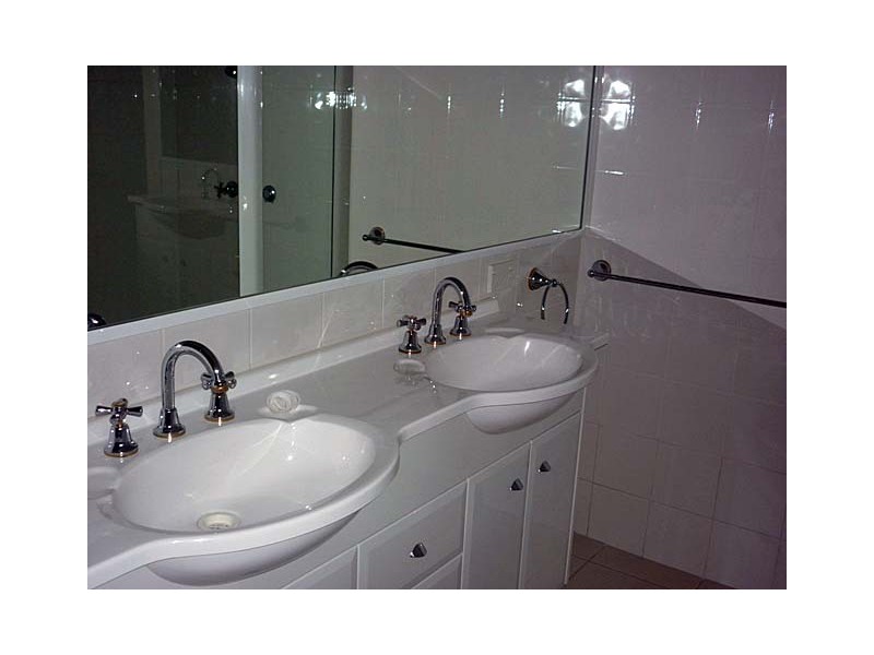 Highland Park QLD 4211
