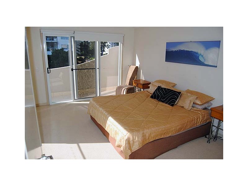 42 Tedder Avenue, Main Beach QLD 4217