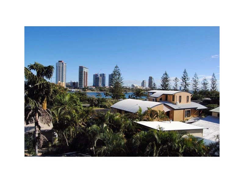 42 Tedder Avenue, Main Beach QLD 4217