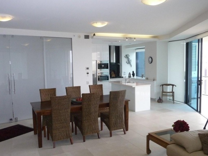 Main Beach QLD 4217