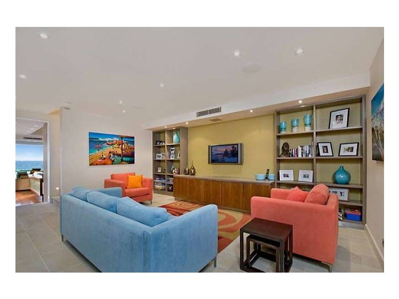 71 Hedges Avenue, Mermaid Beach QLD 4218