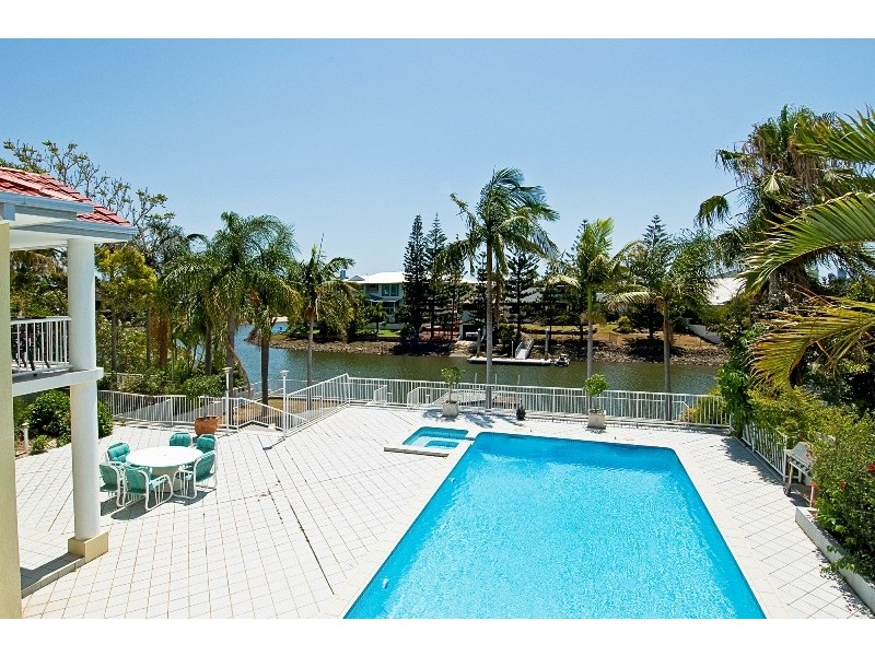 106 Edinburgh Road, Benowa QLD 4217
