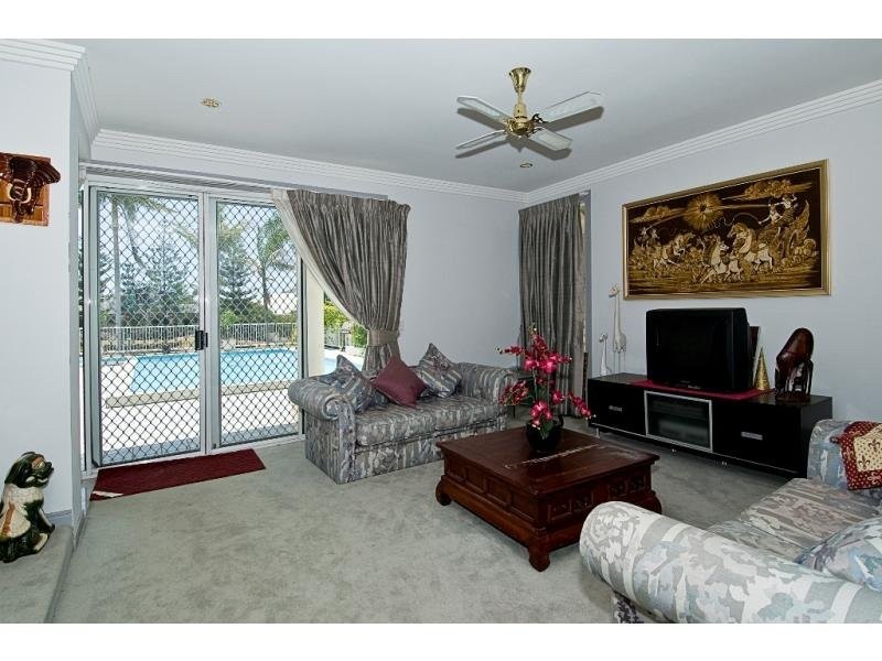 106 Edinburgh Road, Benowa QLD 4217
