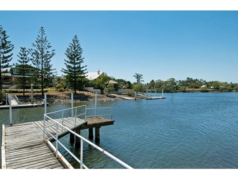 106 Edinburgh Road, Benowa QLD 4217