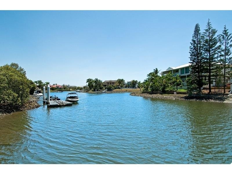 106 Edinburgh Road, Benowa QLD 4217
