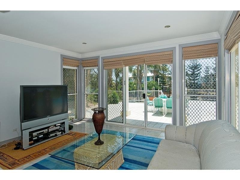 106 Edinburgh Road, Benowa QLD 4217