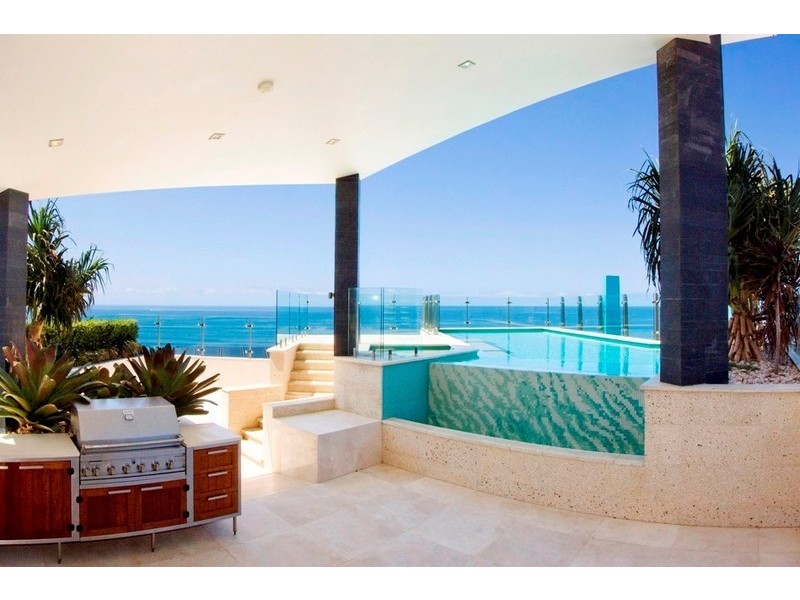 13/1  Enderley Avenue, Surfers Paradise QLD 4217