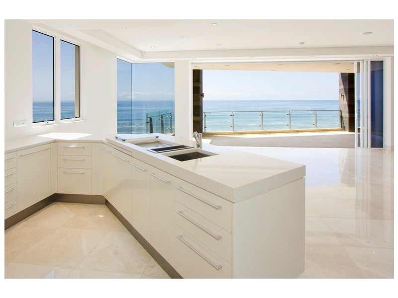 13/1  Enderley Avenue, Surfers Paradise QLD 4217