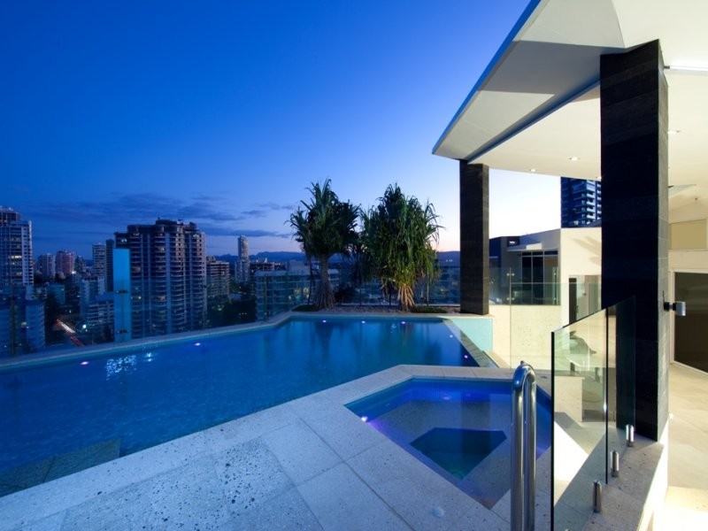 13/1  Enderley Avenue, Surfers Paradise QLD 4217