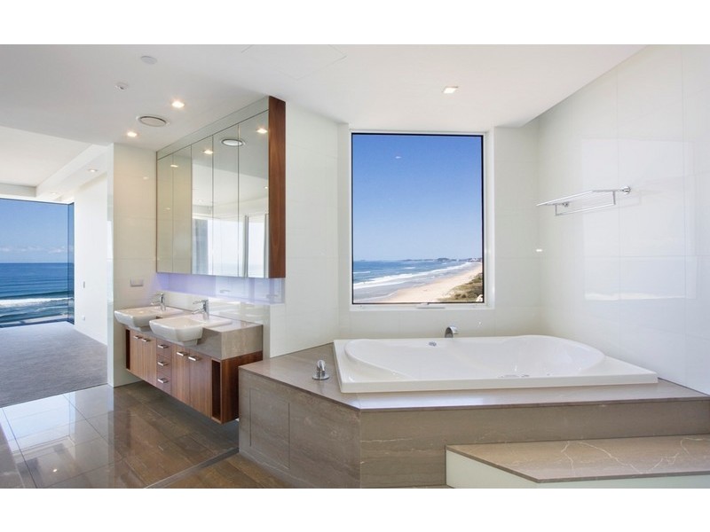 13/1  Enderley Avenue, Surfers Paradise QLD 4217