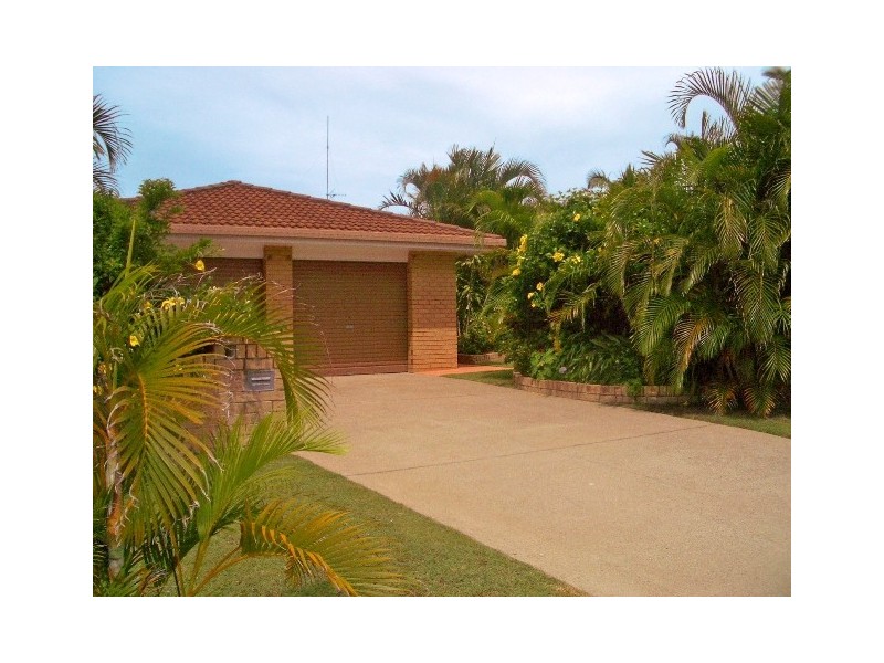 4 Yalgoo Court, Mermaid Waters QLD 4218