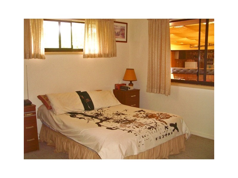 4 Yalgoo Court, Mermaid Waters QLD 4218