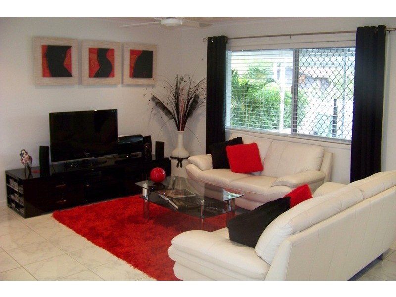 4 Grevillia Avenue, Southport QLD 4215