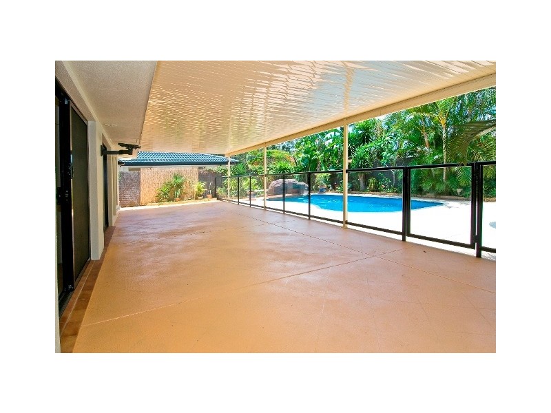 57 St Andrews Avenue, Isle Of Capri QLD 4217