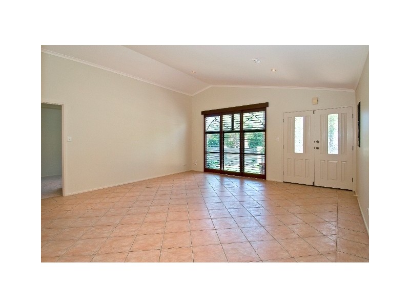 57 St Andrews Avenue, Isle Of Capri QLD 4217