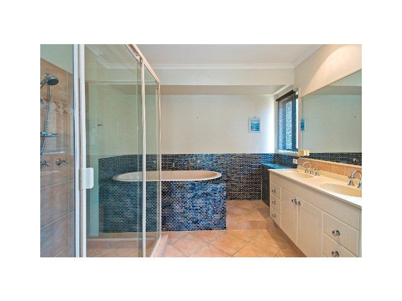 57 St Andrews Avenue, Isle Of Capri QLD 4217