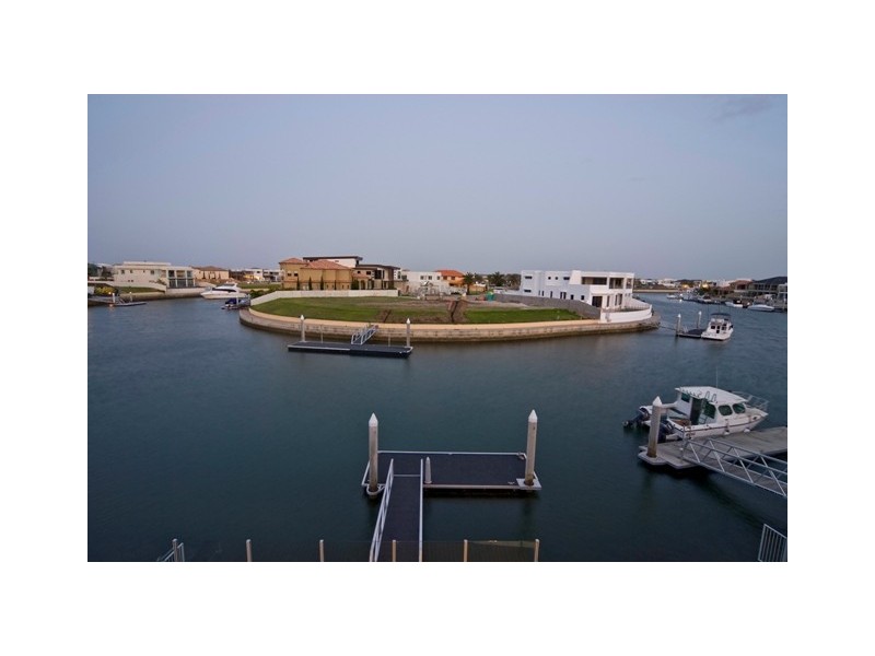 97 The Sovereign Mile, Sovereign Islands QLD 4216