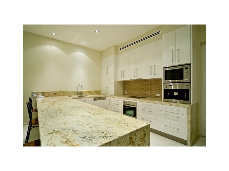 97 The Sovereign Mile, Sovereign Islands QLD 4216