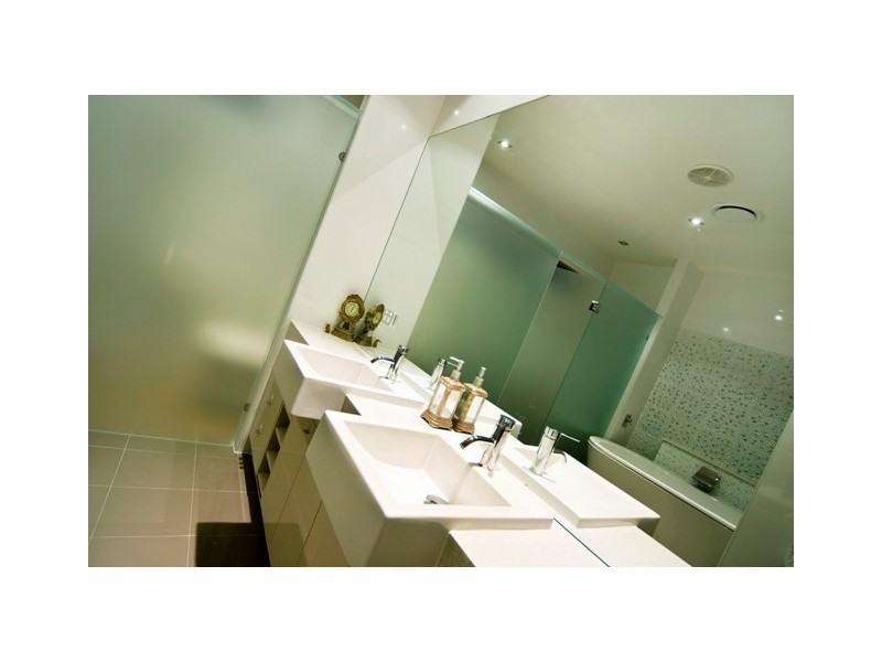 97 The Sovereign Mile, Sovereign Islands QLD 4216