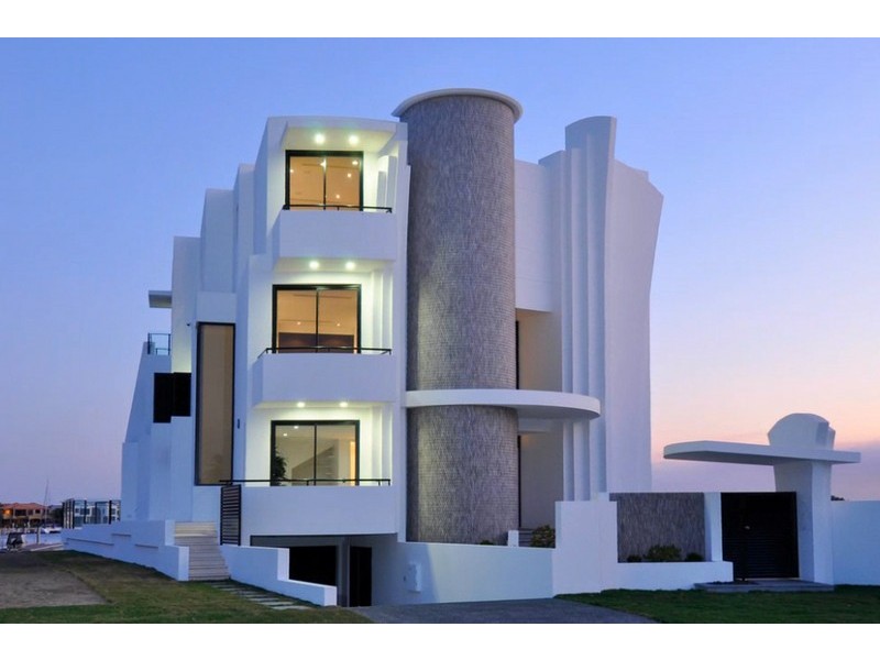 26 Hampton Court, Sovereign Islands QLD 4216