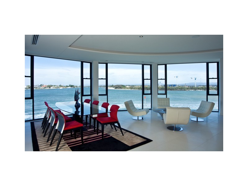 26 Hampton Court, Sovereign Islands QLD 4216