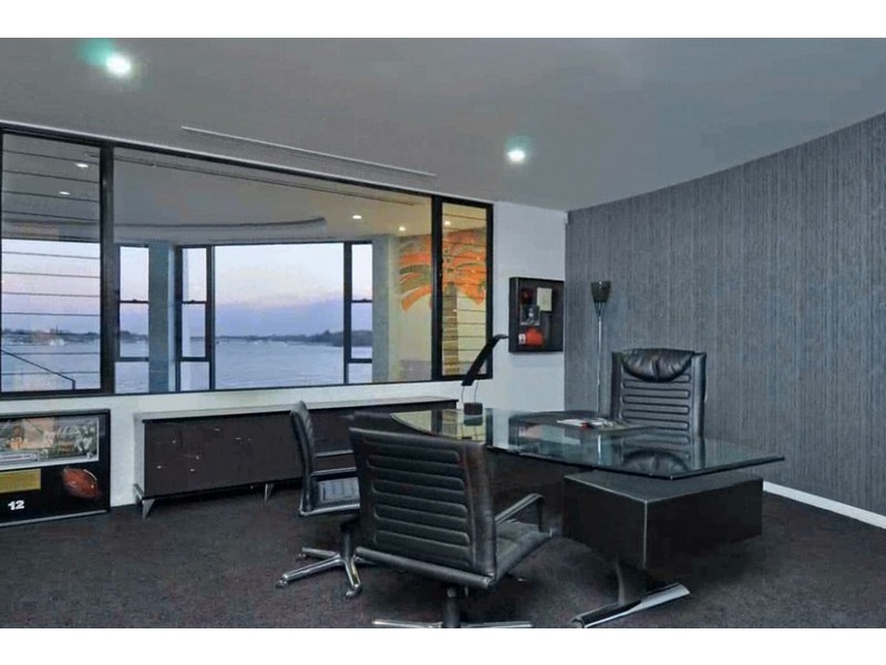 26 Hampton Court, Sovereign Islands QLD 4216